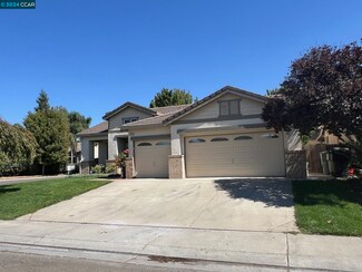 5430 Mayberry Ct, Riverbank, CA 95367