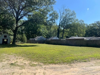 6726 Island Dr, Delton, MI 49046