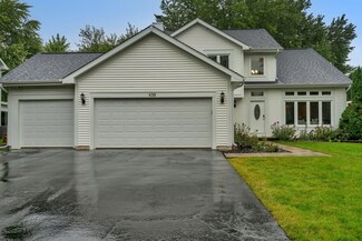 438 Aristocrat Dr, Bolingbrook, IL 60490