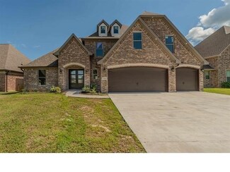 7955 Farrah St, Beaumont, TX 77707
