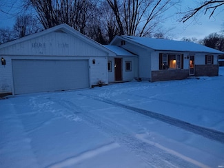 100 E Village Dr, Sullivan, IN 47882