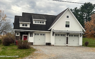 75 Country Club Rd, Dallas, PA 18612