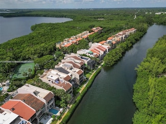 6124 Paradise Point Dr, Palmetto Bay, FL 33157