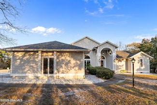 101 Bunker Ct, Hampstead, NC 28443