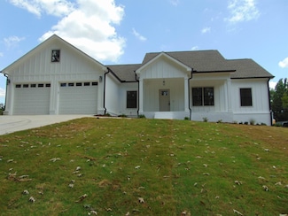 1425 Lingerlost Rd, Killen, AL 35645