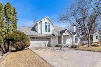 1526 Buresh Ave, Iowa City, IA 52245