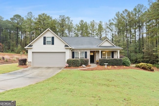 703 Grove Pointe Cir, Locust Grove, GA 30248