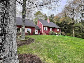 28 Wellington Cir, Lebanon, NH 03766