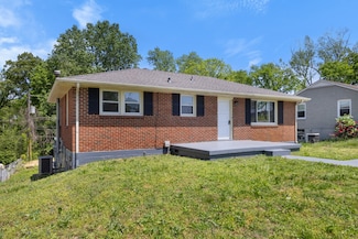 1615 Golf Club Ln, Clarksville, TN 37043