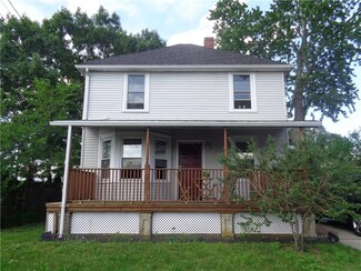 133 Wollaston St, Cranston, RI 02910