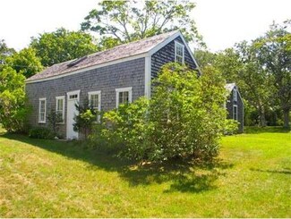 556 Edgartown Rd, Vineyard Haven, MA 02568