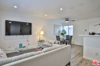1540 N Bronson Ave Unit 4, Los Angeles, CA 90028