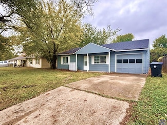 3387 SW Clare Ave, Topeka, KS 66611