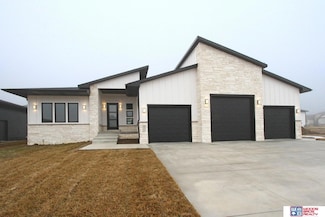 6517 S 90th St, Lincoln, NE 68526