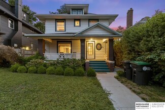 914 S 36th St, Omaha, NE 68105