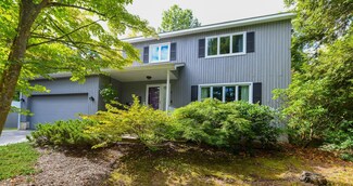 2 Pepperell Cir, Nashua, NH 03062