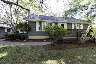 9701 W 17th St, Zion, IL 60099