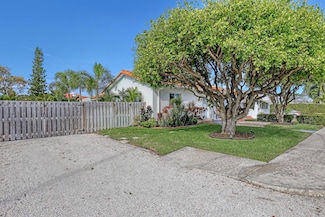 1401 N N St, Lake Worth, FL 33460