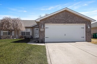9131 Williams St, Merrillville, IN 46410