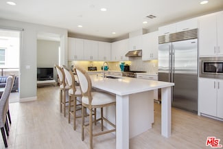 12879 Runway Rd Unit 2, Los Angeles, CA 90094