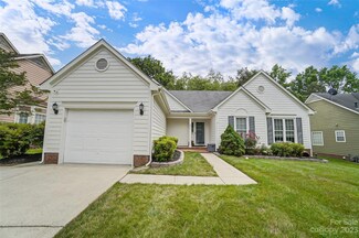 8921 Clifton Meadow Dr, Matthews, NC 28105