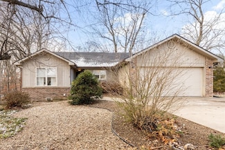 2 Charing Ln, Bella Vista, AR 72714