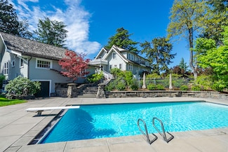 1503 E Main St, Medford, OR 97504