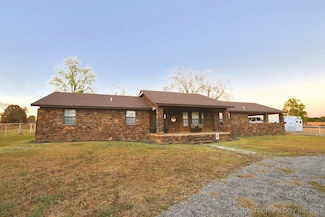 15318 W Jones Rd, Tahlequah, OK 74464