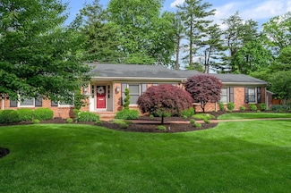 655 Raintree Rd, Lexington, KY 40502