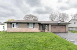 90 Dundee Dr, Rochester, NY 14626