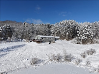 5004 Brown Rd, Great Valley, NY 14741