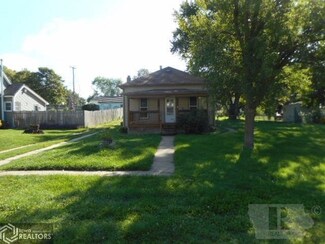 403 Walnut St, Walnut, IA 51577
