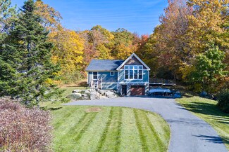 109 Washington St, Camden, ME 04843