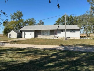 271 Road 308, Glenvil, NE 68941