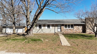 6058 Valleyview Dr, Monett, MO 65708