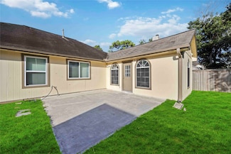 8707 Orchard Ln, La Porte, TX 77571
