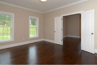 4 Foxhill Dr, Southborough, MA 01772