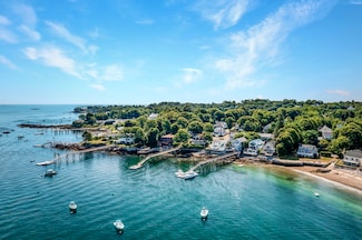 40A Cloutmans Ln, Marblehead, MA 01945