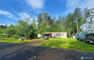 669 Duck Lake Dr NE, Ocean Shores, WA 98569