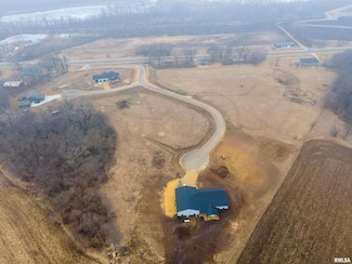 4038 Rock Creek Ct, Camanche, IA 52730