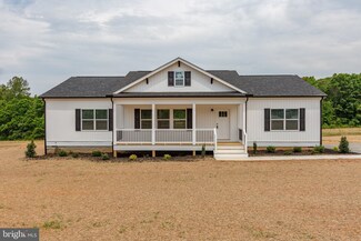 915 Levi Rd, Green Bay, VA 23942