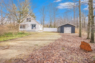 1419 Katherine St, Ganges Township, MI 49408