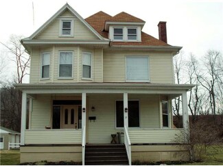 15 Riverside Dr, Freeport, PA 16229