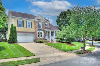 8044 Hawk Crest Ct, Charlotte, NC 28270