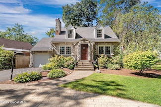 2031 Regent St, Schenectady, NY 12309