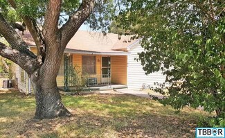 1104 S Tyler St, Mc Gregor, TX 76657