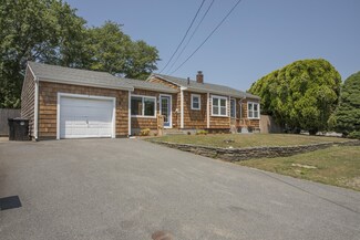 7 Gifford Ave, North Dartmouth, MA 02747