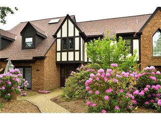 311 Oxbridge Ct Unit 311, Pittsburgh, PA 15238