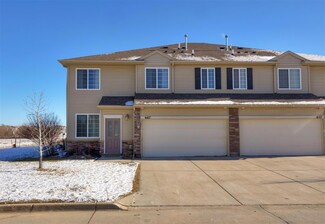 667 Villa Ct, West Des Moines, IA 50266