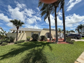3842 Kingston Blvd, Sarasota, FL 34238